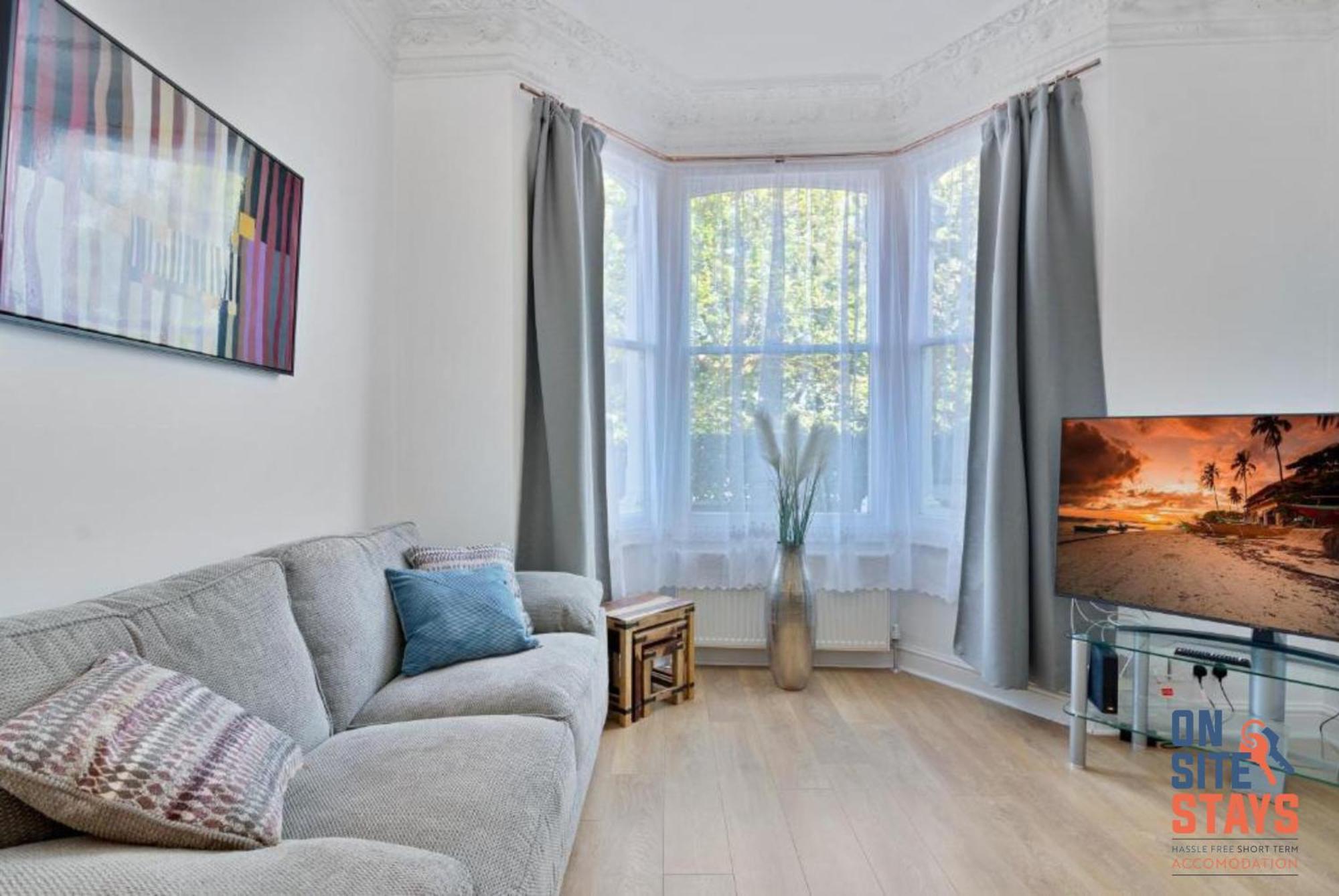 Onsitestays - Tranquil 2 Bedroom Apartment With Large Kitchen, Private Garden Near Wimbledon Station London Exterior photo