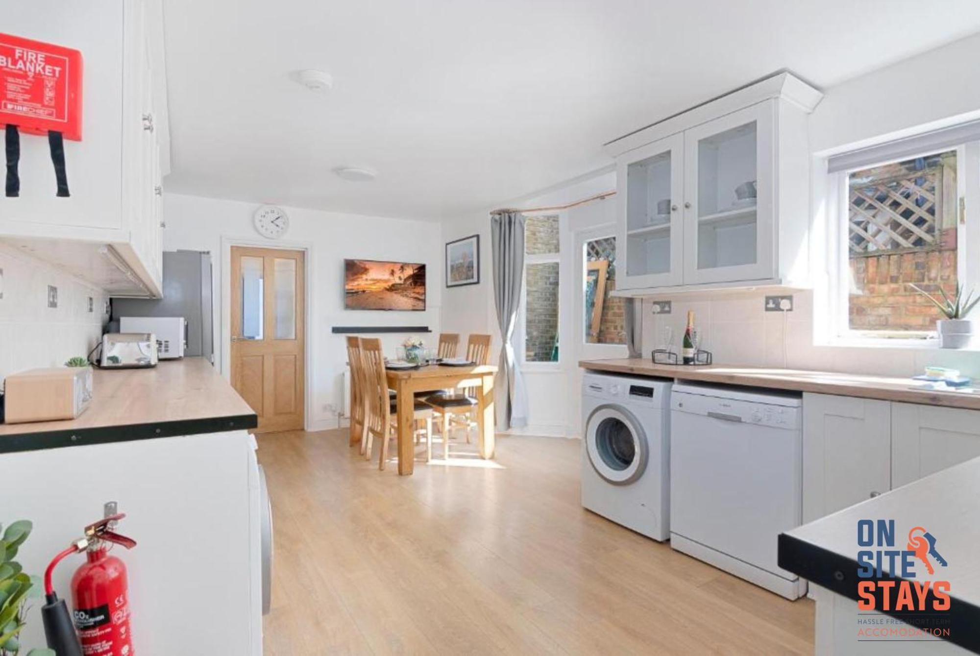 Onsitestays - Tranquil 2 Bedroom Apartment With Large Kitchen, Private Garden Near Wimbledon Station London Exterior photo