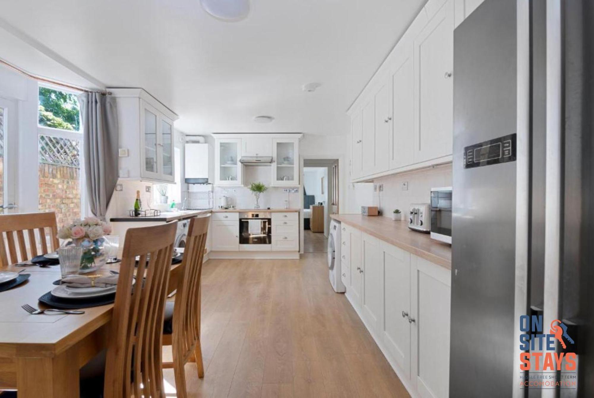 Onsitestays - Tranquil 2 Bedroom Apartment With Large Kitchen, Private Garden Near Wimbledon Station London Exterior photo