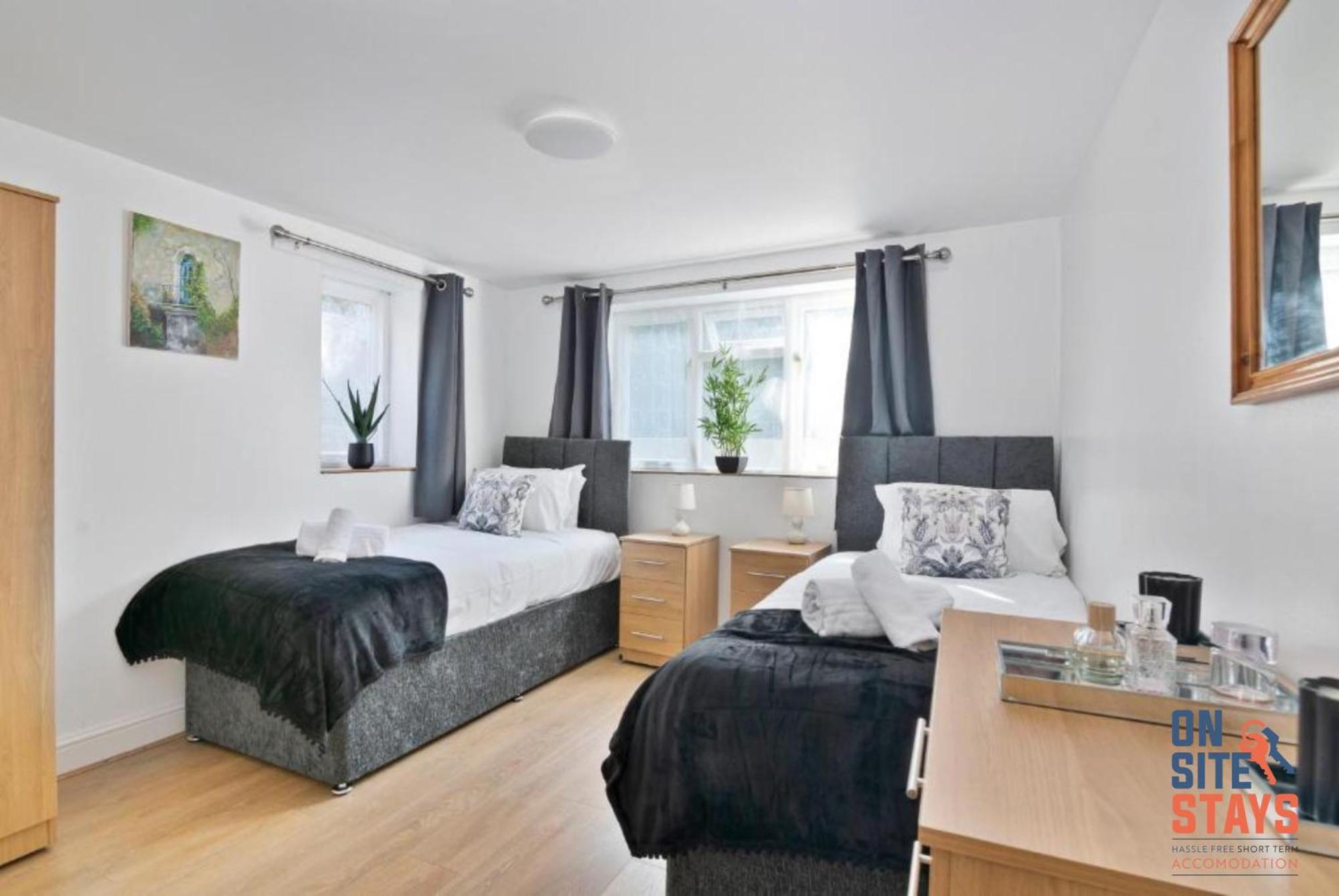 Onsitestays - Tranquil 2 Bedroom Apartment With Large Kitchen, Private Garden Near Wimbledon Station London Exterior photo