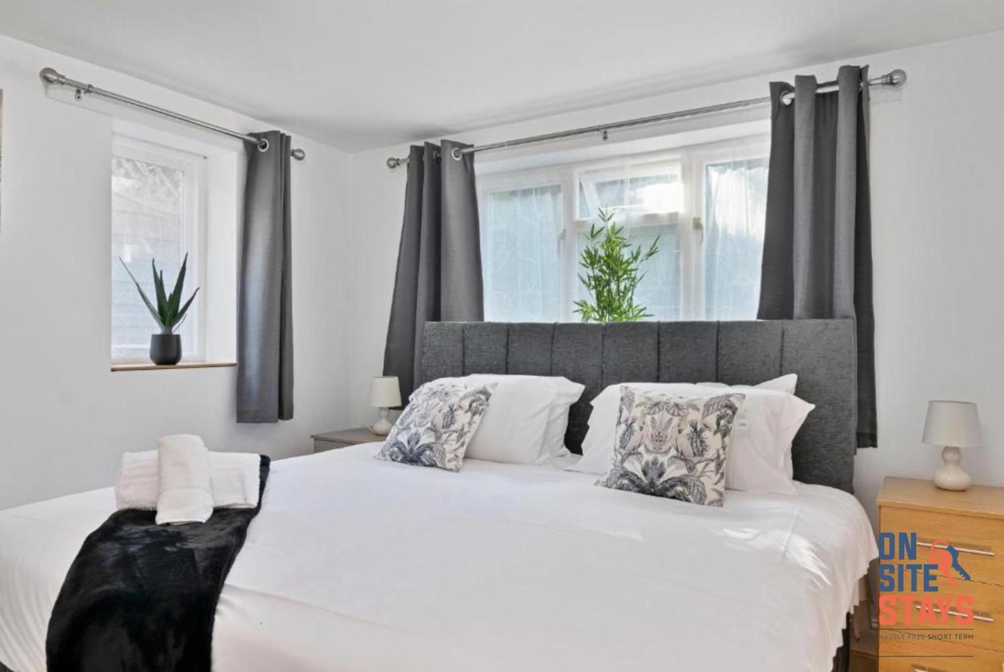 Onsitestays - Tranquil 2 Bedroom Apartment With Large Kitchen, Private Garden Near Wimbledon Station London Exterior photo