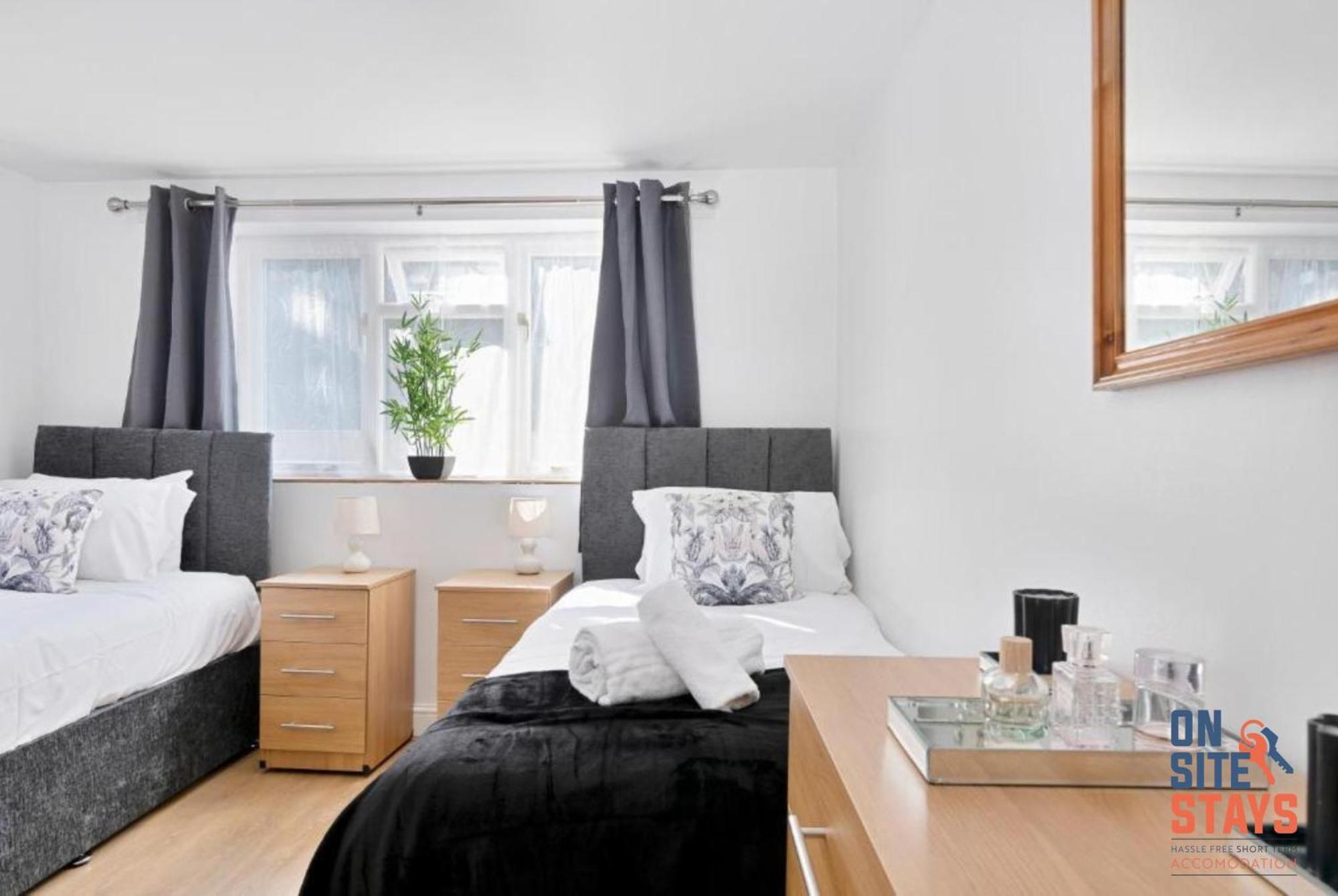Onsitestays - Tranquil 2 Bedroom Apartment With Large Kitchen, Private Garden Near Wimbledon Station London Exterior photo