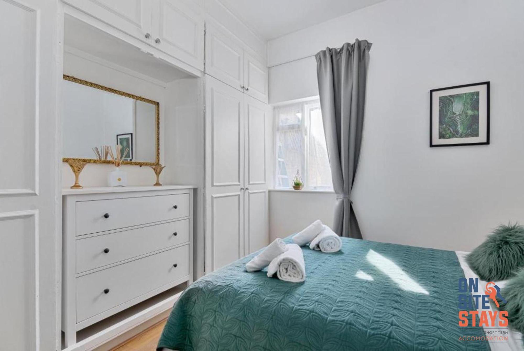 Onsitestays - Tranquil 2 Bedroom Apartment With Large Kitchen, Private Garden Near Wimbledon Station London Exterior photo