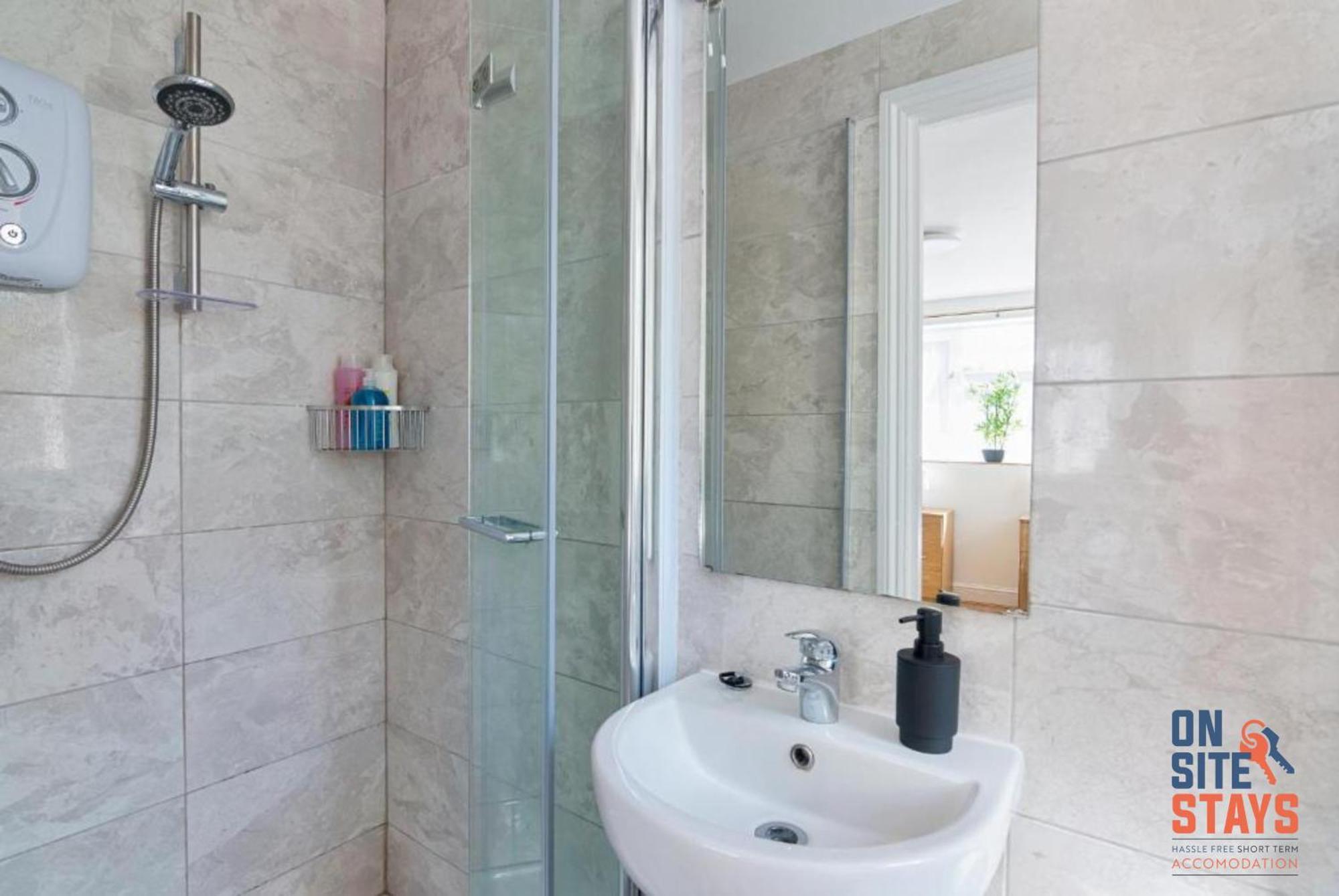 Onsitestays - Tranquil 2 Bedroom Apartment With Large Kitchen, Private Garden Near Wimbledon Station London Exterior photo